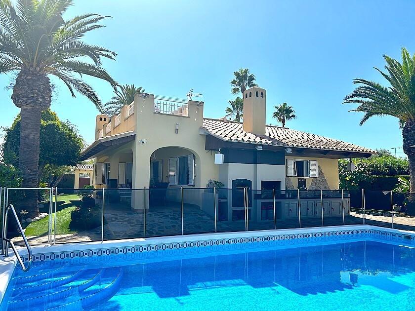 For sale - 3 Bedroom 2 Bathroom House - Detached Villa in Orihuela - Cabo Roig  - Alicante