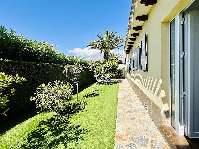 For sale - 3 Bedroom 2 Bathroom House - Detached Villa in Orihuela - Cabo Roig  - Alicante