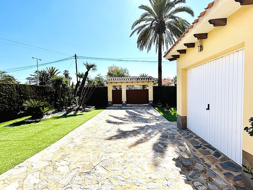 For sale - 3 Bedroom 2 Bathroom House - Detached Villa in Orihuela - Cabo Roig  - Alicante