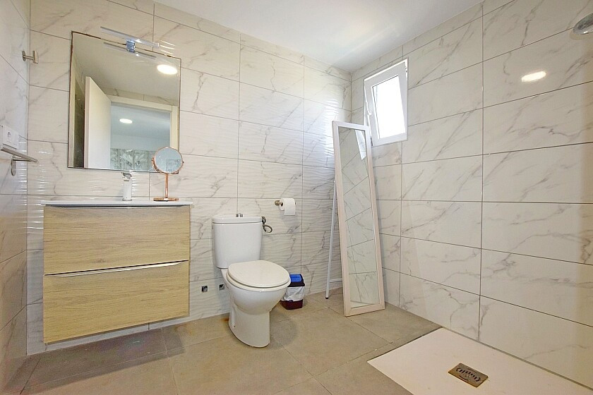 For sale - 8 Bedroom 8 Bathroom House - Detached Villa in Rojales - Rojales Centro  - Alicante