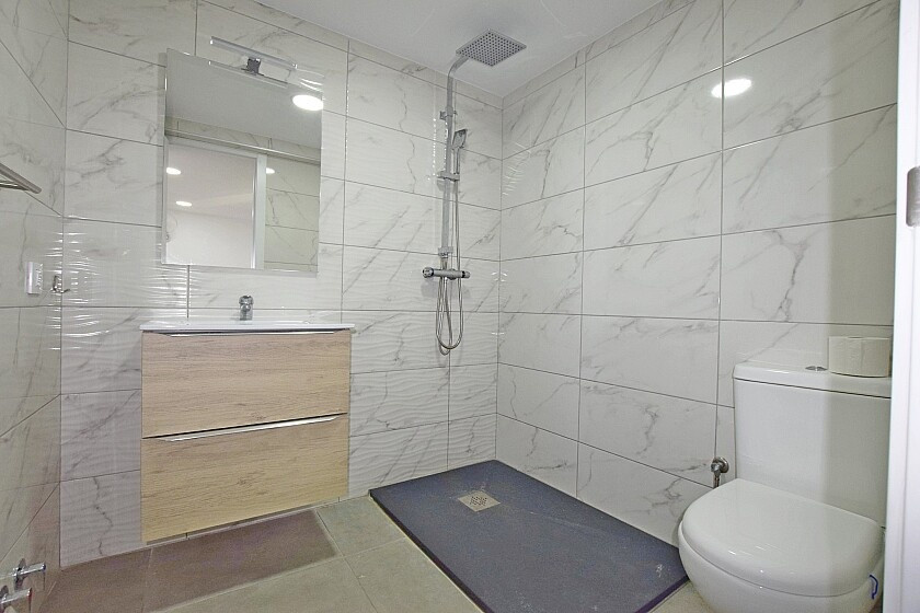 For sale - 8 Bedroom 8 Bathroom House - Detached Villa in Rojales - Rojales Centro  - Alicante