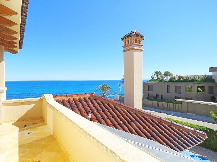 For sale - 7 Bedroom 7 Bathroom House - Detached Villa in Orihuela - Cabo Roig  - Alicante