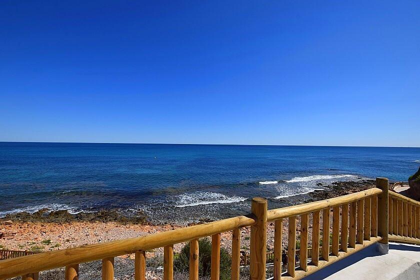 For sale - 7 Bedroom 7 Bathroom House - Detached Villa in Orihuela - Cabo Roig  - Alicante