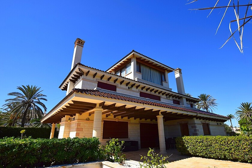 For sale - 7 Bedroom 7 Bathroom House - Detached Villa in Orihuela - Cabo Roig  - Alicante