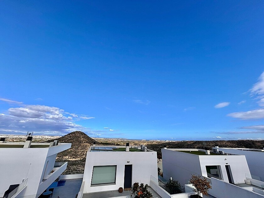 For sale - 3 Bedroom 3 Bathroom House - Detached Villa in Rojales - Ciudad Quesada  - Alicante