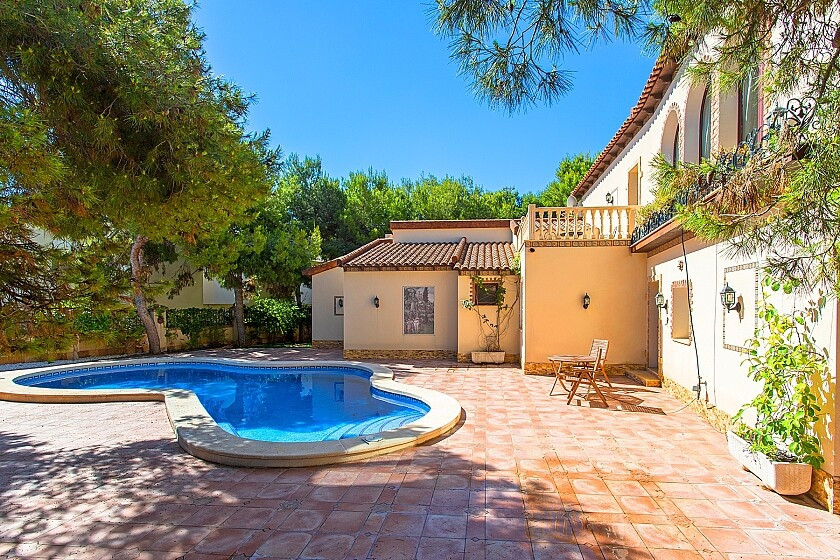 For sale - 4 Bedroom 3 Bathroom House - Detached Villa in Orihuela - Punta Prima  - Alicante