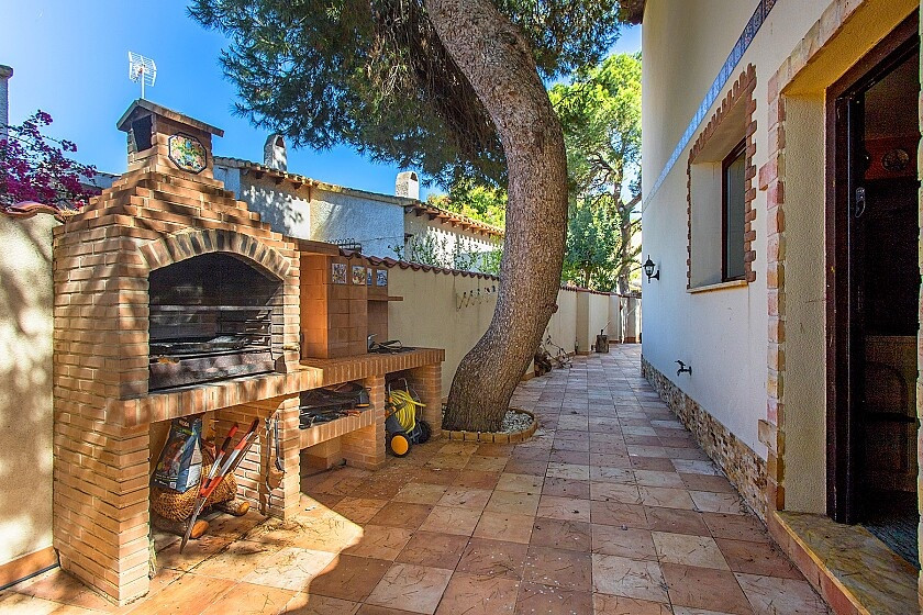 For sale - 4 Bedroom 3 Bathroom House - Detached Villa in Orihuela - Punta Prima  - Alicante