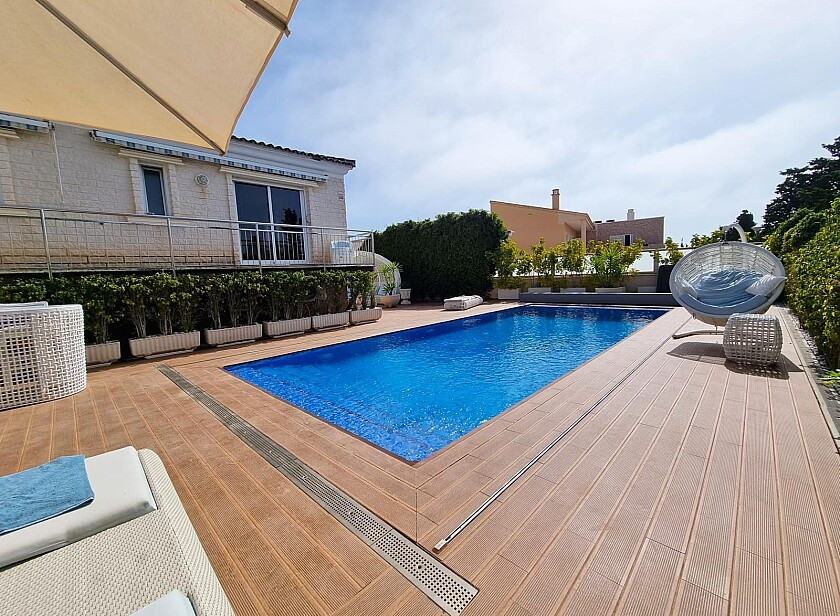 For sale - 5 Bedroom 4 Bathroom House - Detached Villa in Torrevieja - La Mata  - Alicante