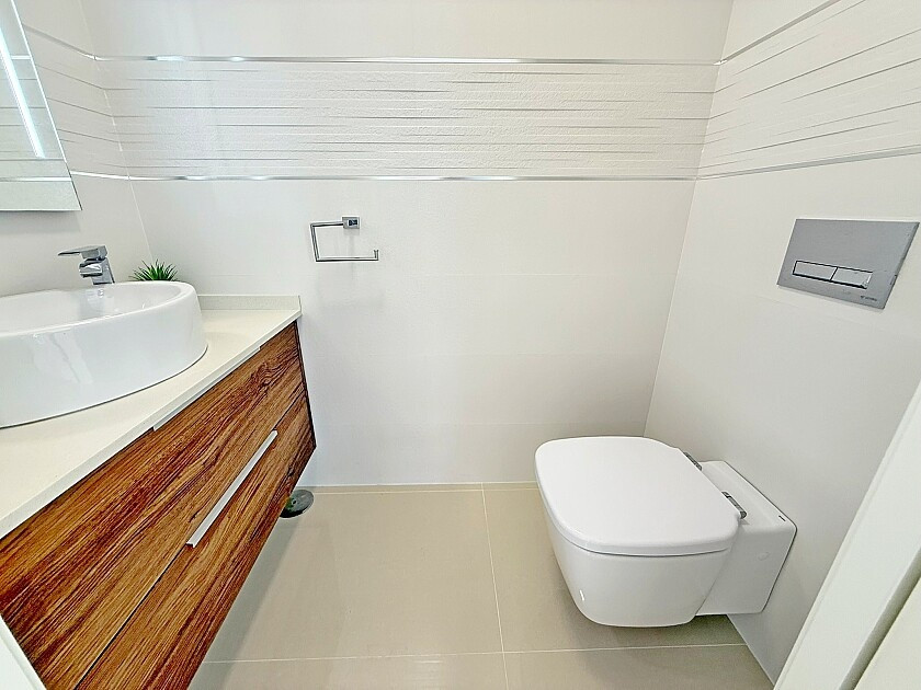 For sale - 5 Bedroom 4 Bathroom House - Detached Villa in San Miguel de Salinas - San Miguel de Salinas Centro  - Alicante