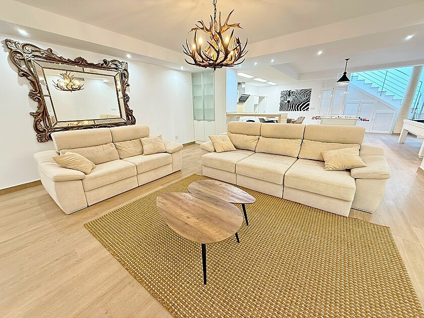 For sale - 5 Bedroom 4 Bathroom House - Detached Villa in San Miguel de Salinas - San Miguel de Salinas Centro  - Alicante