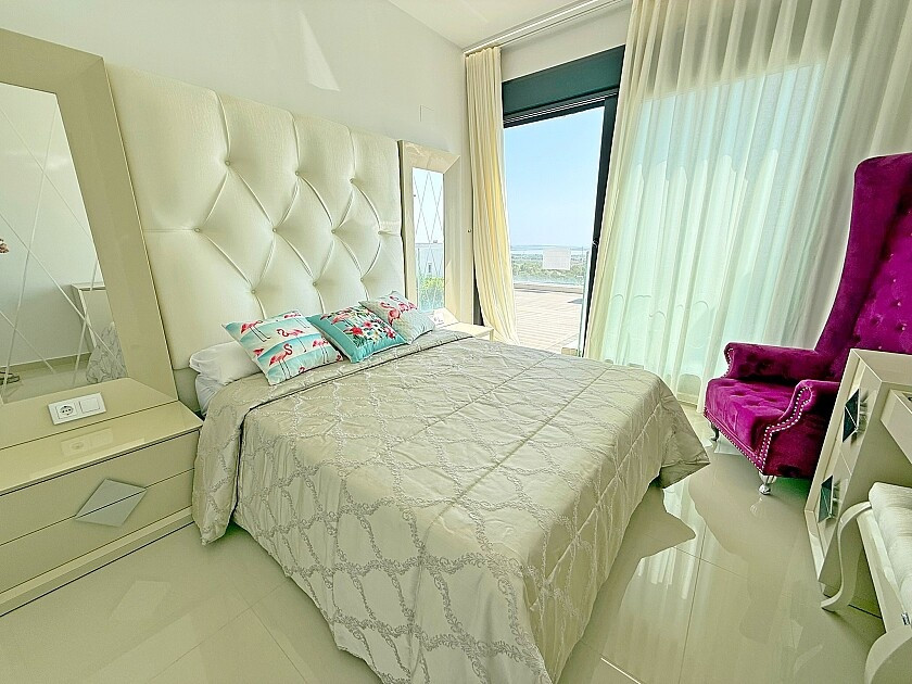 For sale - 5 Bedroom 4 Bathroom House - Detached Villa in San Miguel de Salinas - San Miguel de Salinas Centro  - Alicante