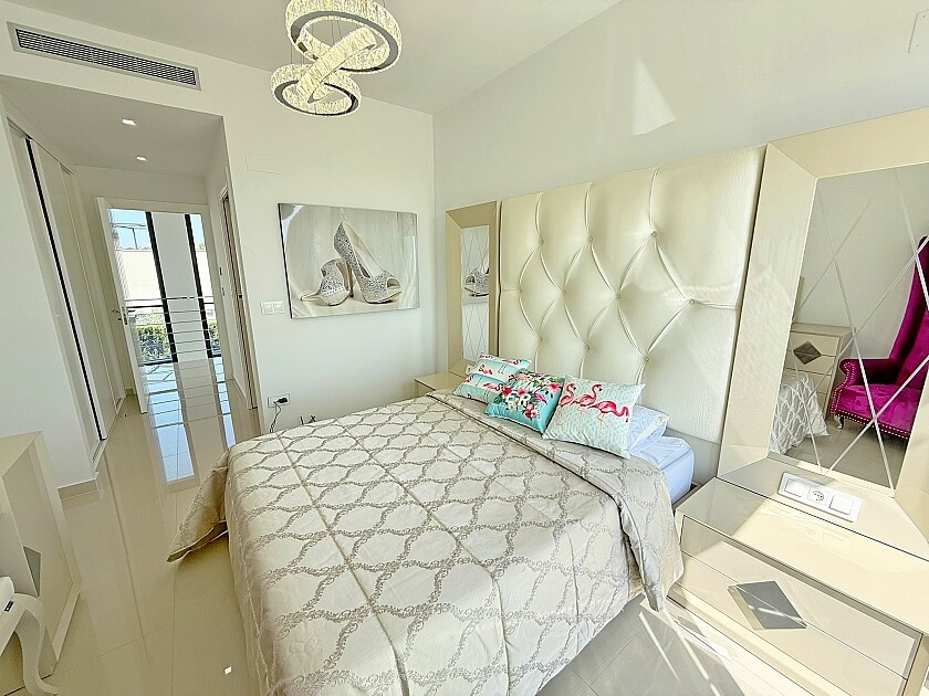 For sale - 5 Bedroom 4 Bathroom House - Detached Villa in San Miguel de Salinas - San Miguel de Salinas Centro  - Alicante