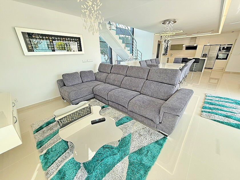 For sale - 5 Bedroom 4 Bathroom House - Detached Villa in San Miguel de Salinas - San Miguel de Salinas Centro  - Alicante