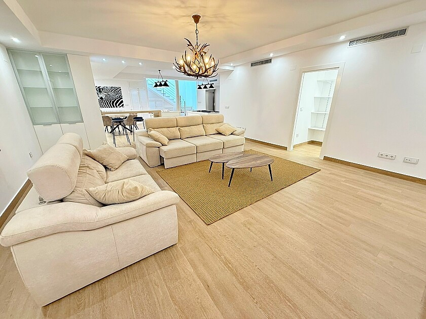 For sale - 5 Bedroom 4 Bathroom House - Detached Villa in San Miguel de Salinas - San Miguel de Salinas Centro  - Alicante