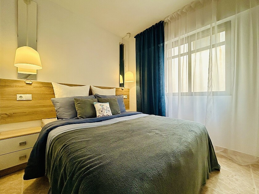 For sale - 3 Bedroom 2 Bathroom Apartment - Middle Floor Apartment in Torrevieja - Torrevieja Centro  - Alicante