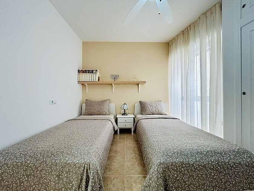 For sale - 3 Bedroom 2 Bathroom Apartment - Middle Floor Apartment in Torrevieja - Torrevieja Centro  - Alicante