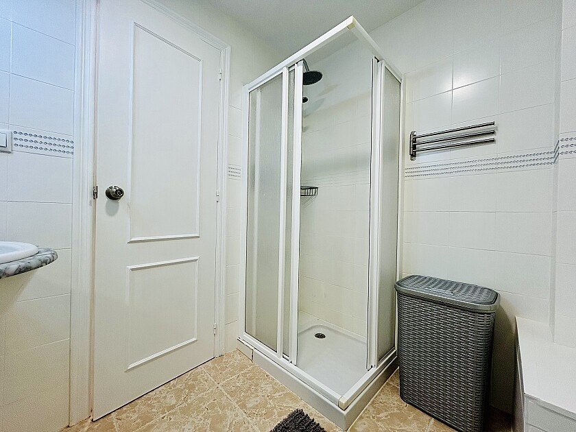 For sale - 3 Bedroom 2 Bathroom Apartment - Middle Floor Apartment in Torrevieja - Torrevieja Centro  - Alicante