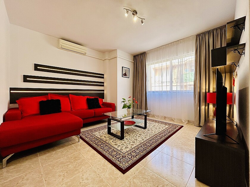 For sale - 3 Bedroom 2 Bathroom Apartment - Middle Floor Apartment in Torrevieja - Torrevieja Centro  - Alicante