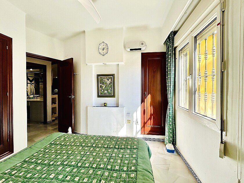 For sale - 2 Bedroom 1 Bathroom Apartment - Ground Floor Apartment in Torrevieja - Playa de los Locos  - Alicante