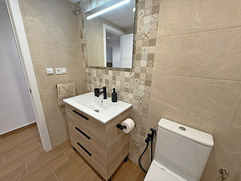 For sale - 3 Bedroom 2 Bathroom Apartment - Middle Floor Apartment in San Pedro del Pinatar - Lo Pagan  - Murcia