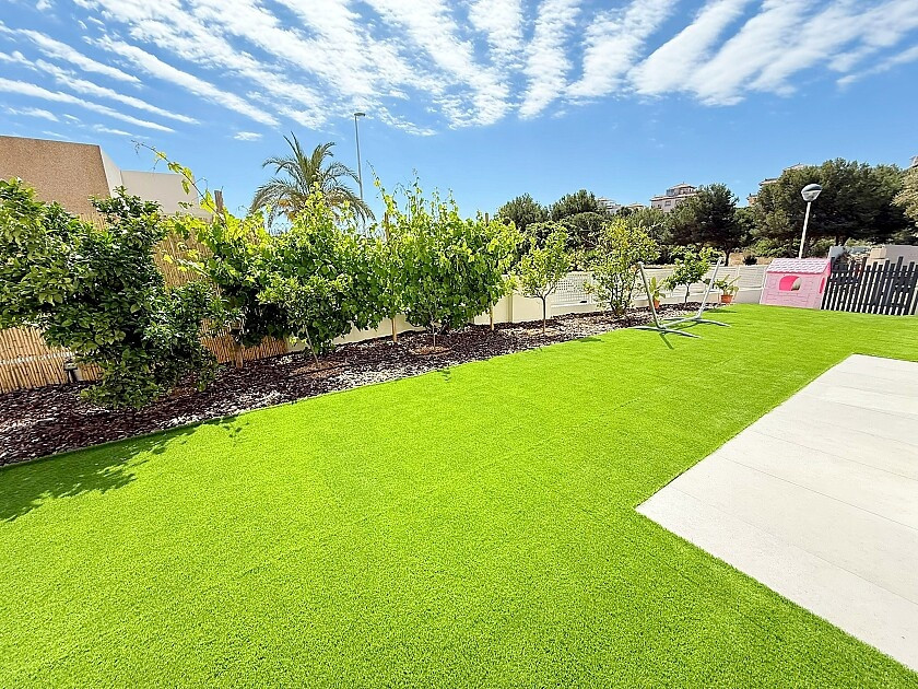 For sale - 3 Bedroom 2 Bathroom House - Detached Villa in Orihuela - La Zenia  - Alicante