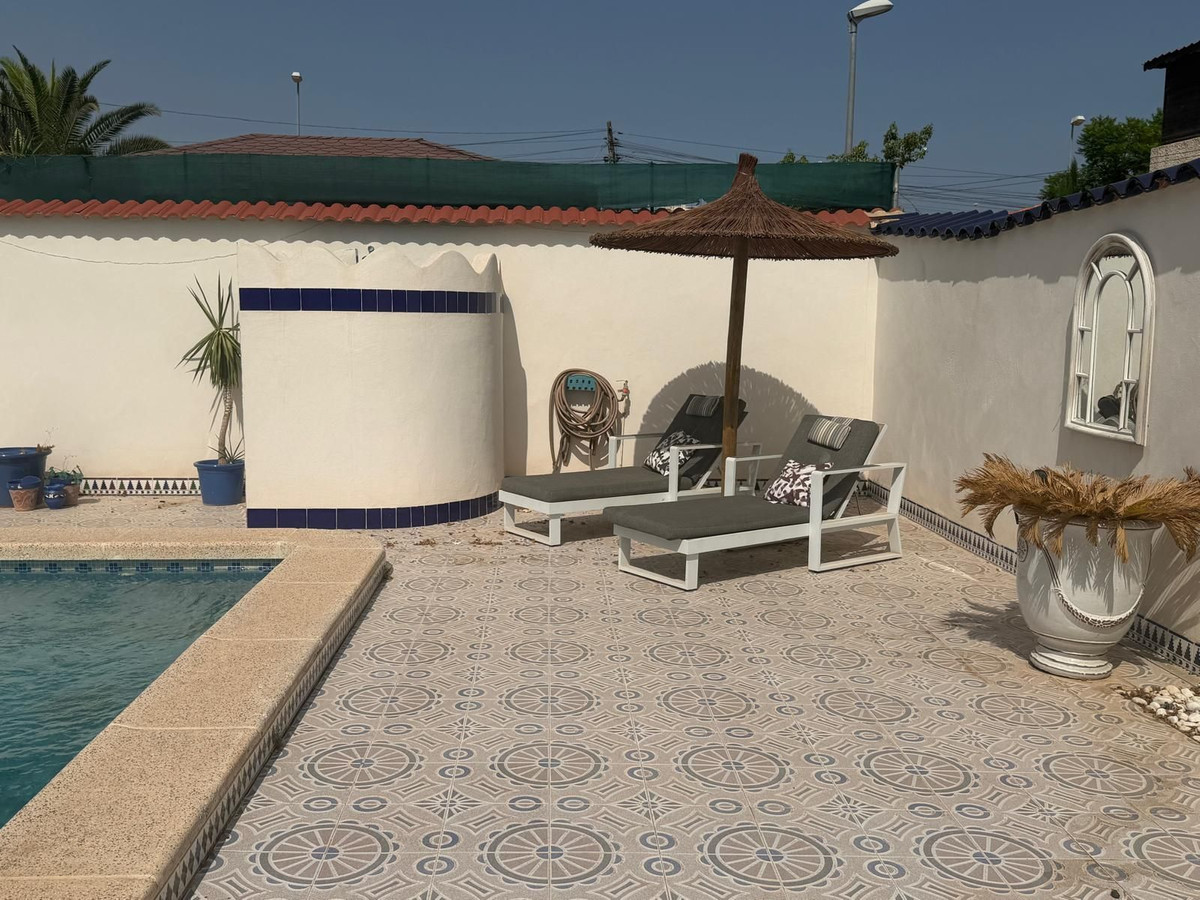 For sale - 4 Bedroom 4 Bathroom House - Detached Villa in Rojales - Ciudad Quesada  - Alicante