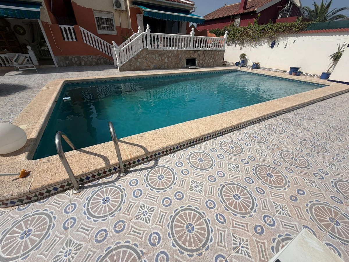 For sale - 4 Bedroom 4 Bathroom House - Detached Villa in Rojales - Ciudad Quesada  - Alicante