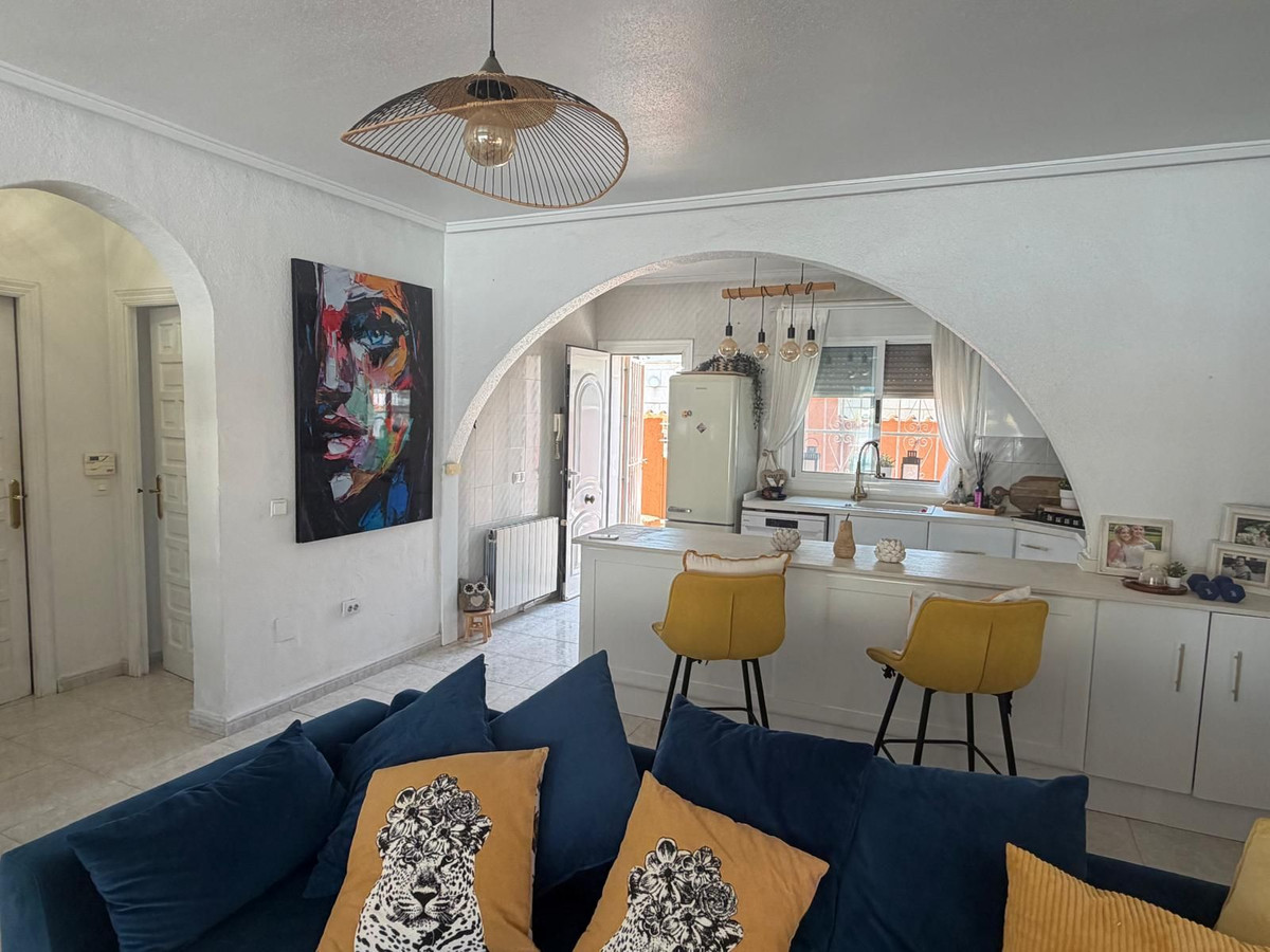For sale - 4 Bedroom 4 Bathroom House - Detached Villa in Rojales - Ciudad Quesada  - Alicante