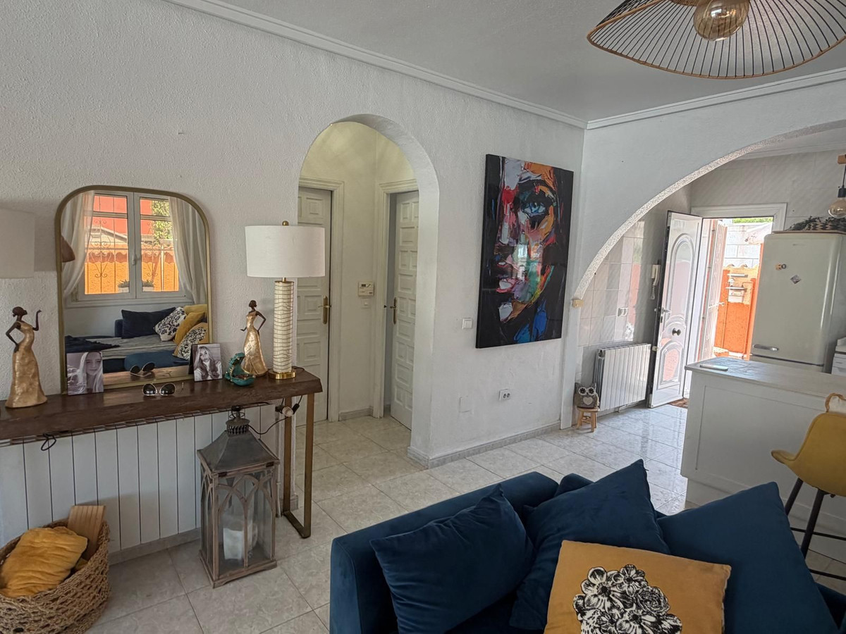 For sale - 4 Bedroom 4 Bathroom House - Detached Villa in Rojales - Ciudad Quesada  - Alicante