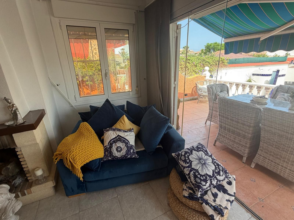 For sale - 4 Bedroom 4 Bathroom House - Detached Villa in Rojales - Ciudad Quesada  - Alicante