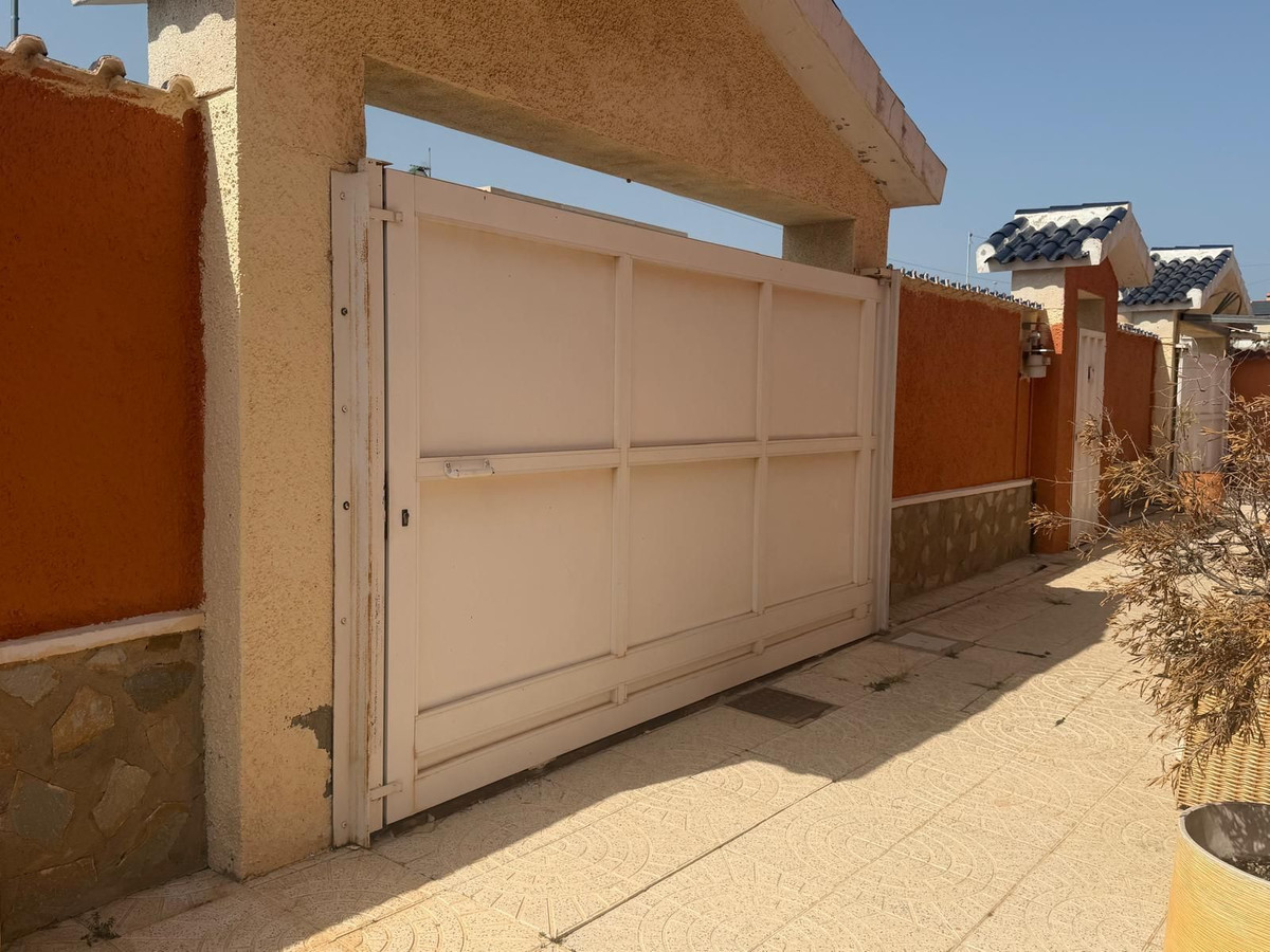 For sale - 4 Bedroom 4 Bathroom House - Detached Villa in Rojales - Ciudad Quesada  - Alicante