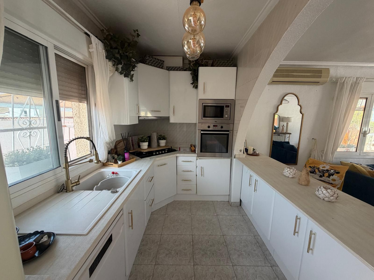 For sale - 4 Bedroom 4 Bathroom House - Detached Villa in Rojales - Ciudad Quesada  - Alicante