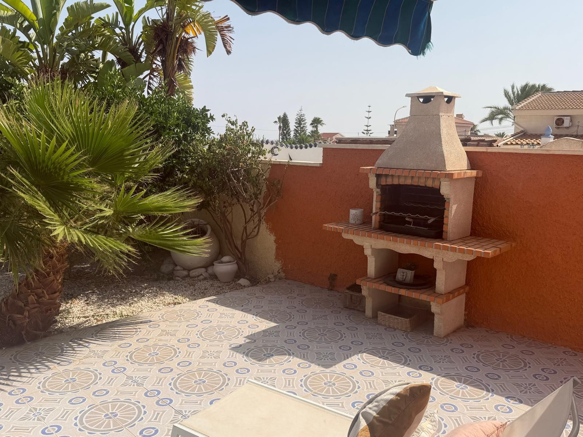 For sale - 4 Bedroom 4 Bathroom House - Detached Villa in Rojales - Ciudad Quesada  - Alicante
