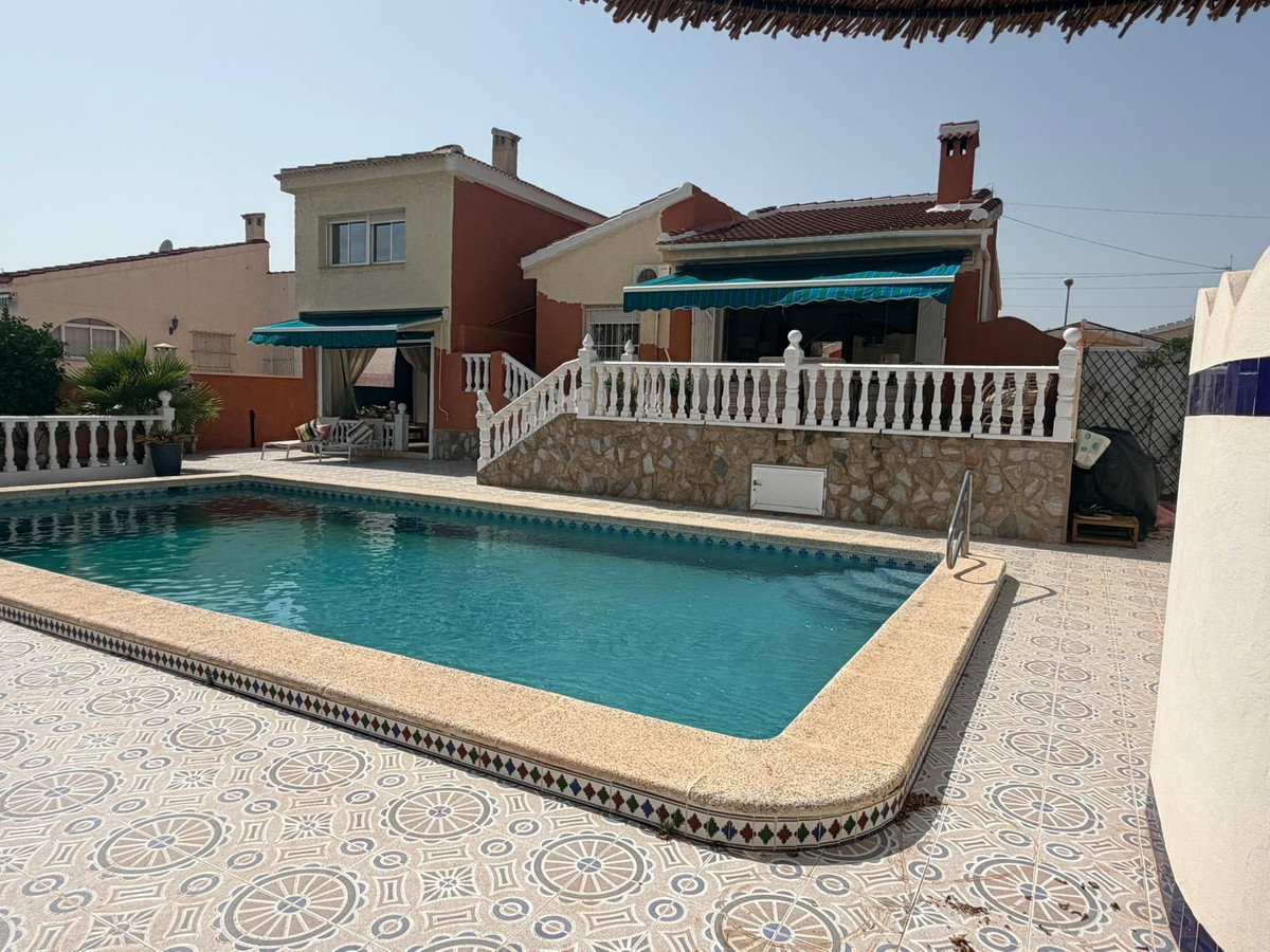 For sale - 4 Bedroom 4 Bathroom House - Detached Villa in Rojales - Ciudad Quesada  - Alicante