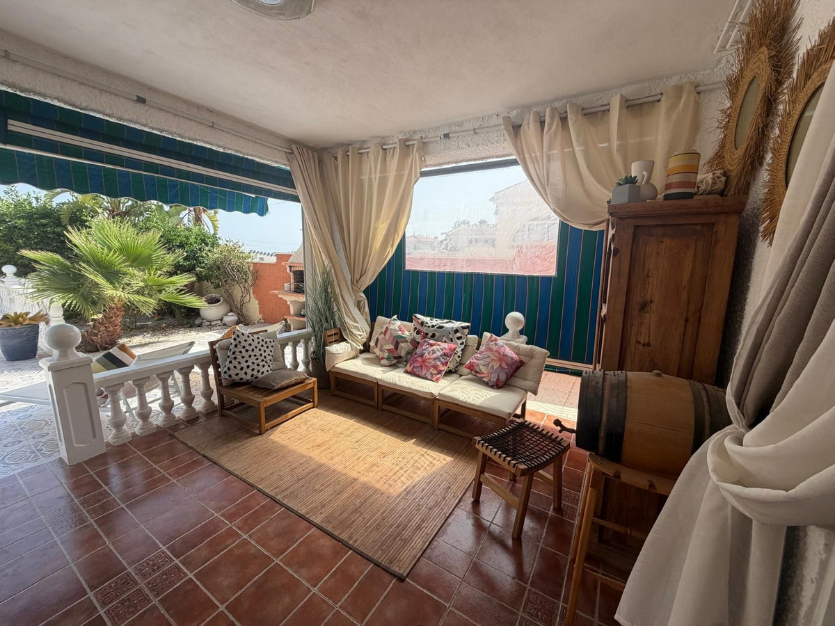 For sale - 4 Bedroom 4 Bathroom House - Detached Villa in Rojales - Ciudad Quesada  - Alicante