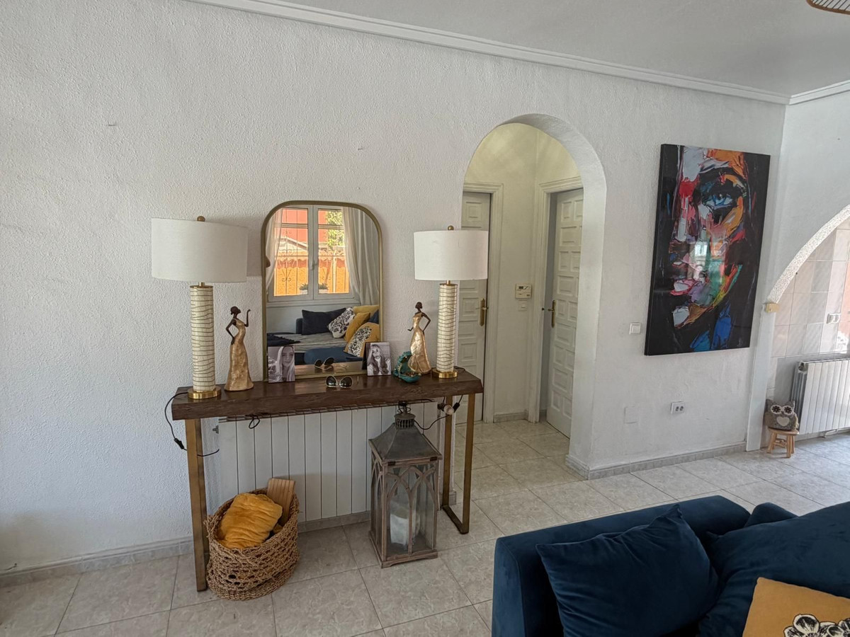 For sale - 4 Bedroom 4 Bathroom House - Detached Villa in Rojales - Ciudad Quesada  - Alicante