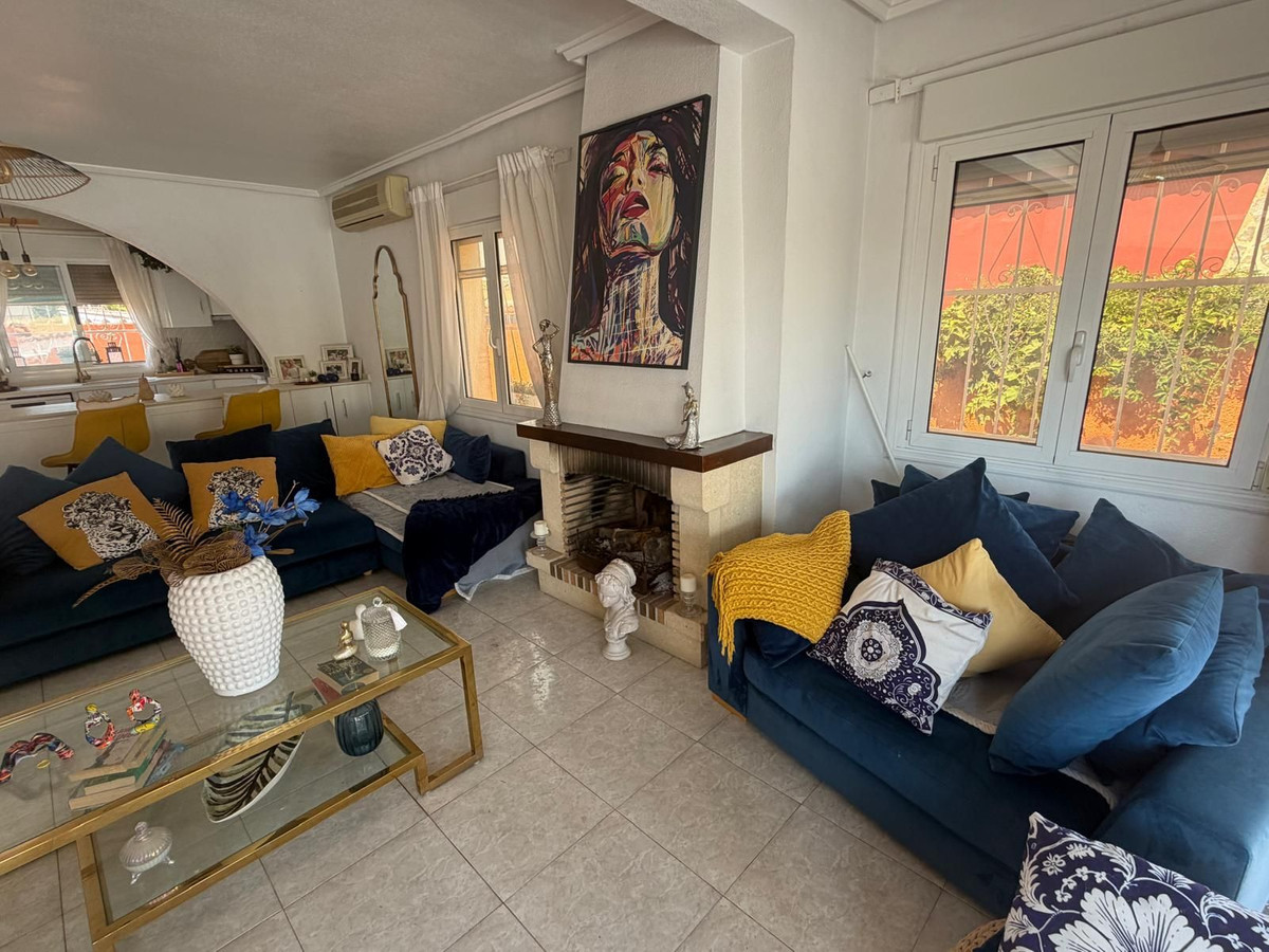 For sale - 4 Bedroom 4 Bathroom House - Detached Villa in Rojales - Ciudad Quesada  - Alicante