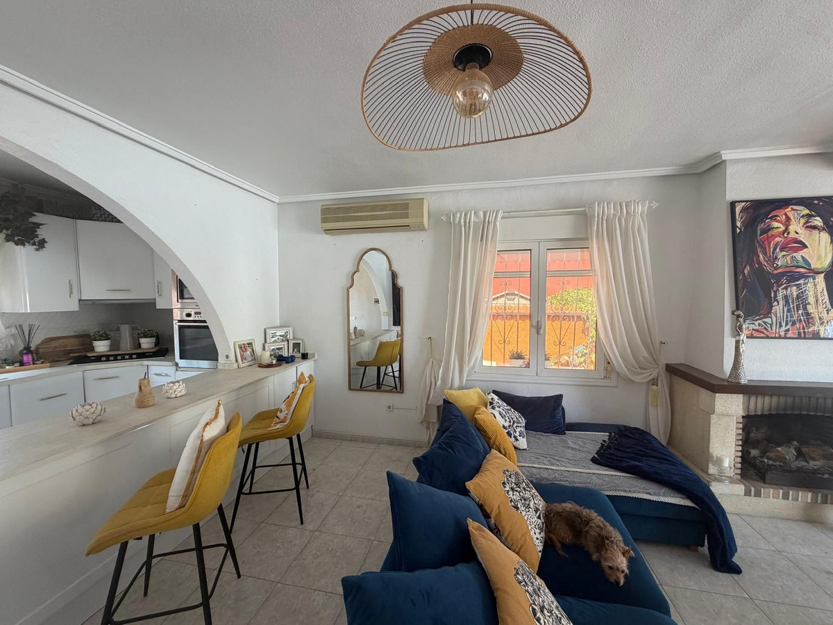 For sale - 4 Bedroom 4 Bathroom House - Detached Villa in Rojales - Ciudad Quesada  - Alicante