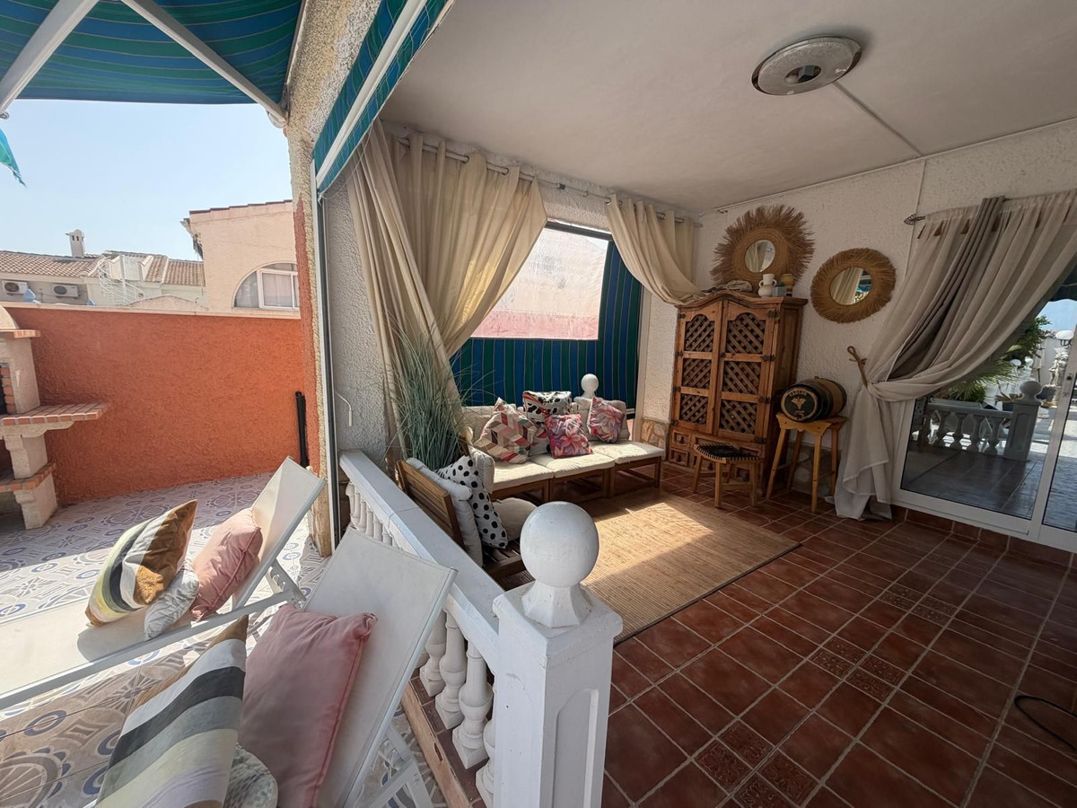 For sale - 4 Bedroom 4 Bathroom House - Detached Villa in Rojales - Ciudad Quesada  - Alicante