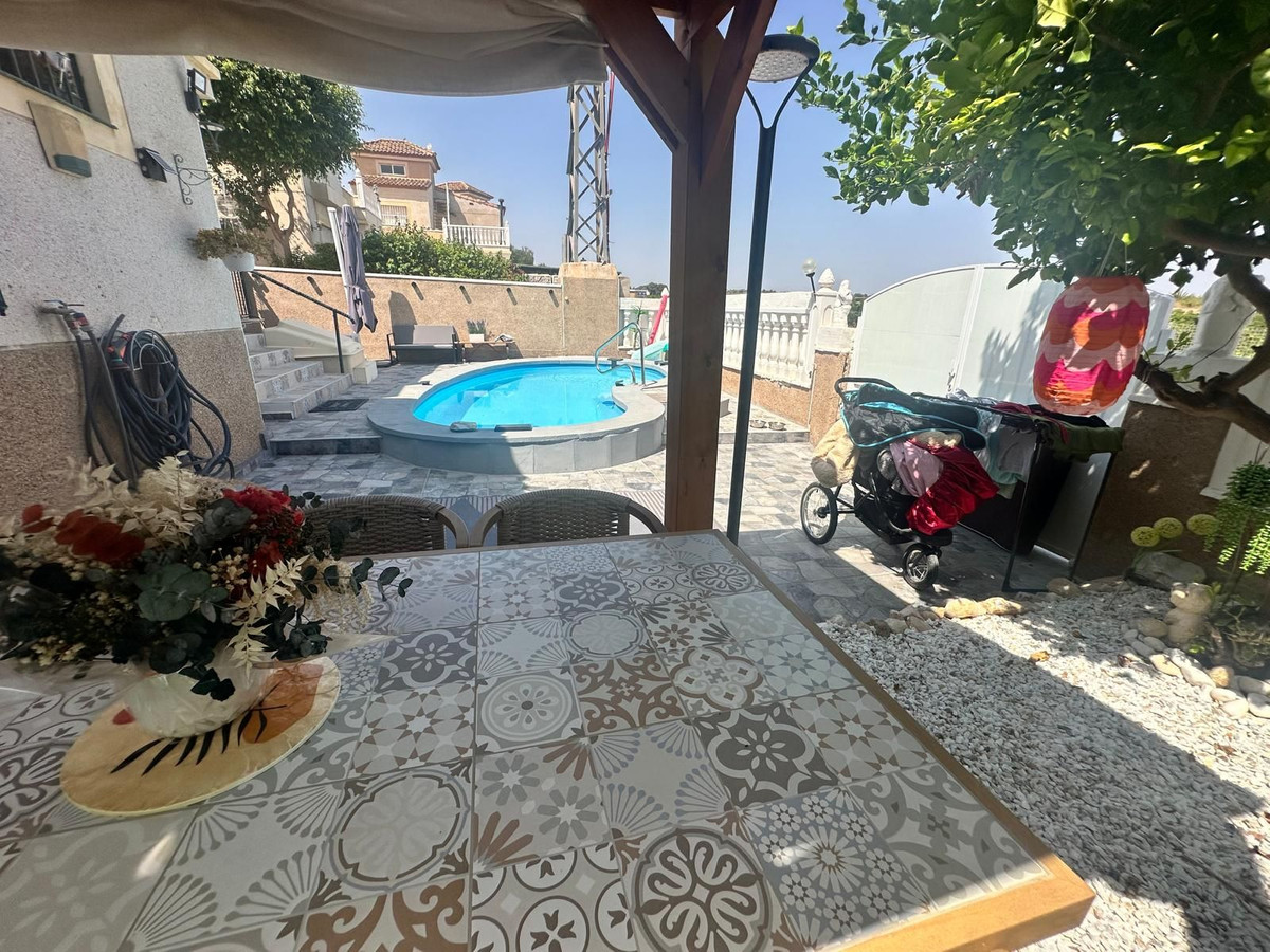 For sale - 3 Bedroom 2 Bathroom House - Detached Villa in Algorfa - Algorfa Centro  - Alicante