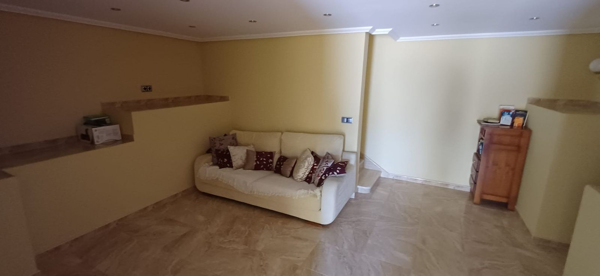 For sale - 5 Bedroom 4 Bathroom House - Detached Villa in Algorfa - Algorfa Centro  - Alicante