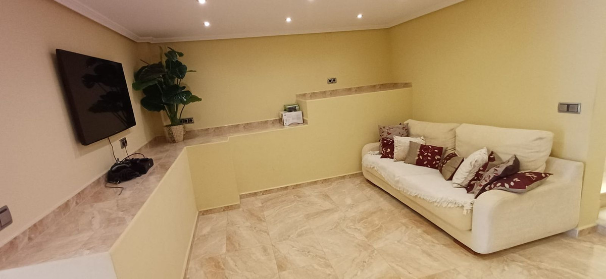 For sale - 5 Bedroom 4 Bathroom House - Detached Villa in Algorfa - Algorfa Centro  - Alicante