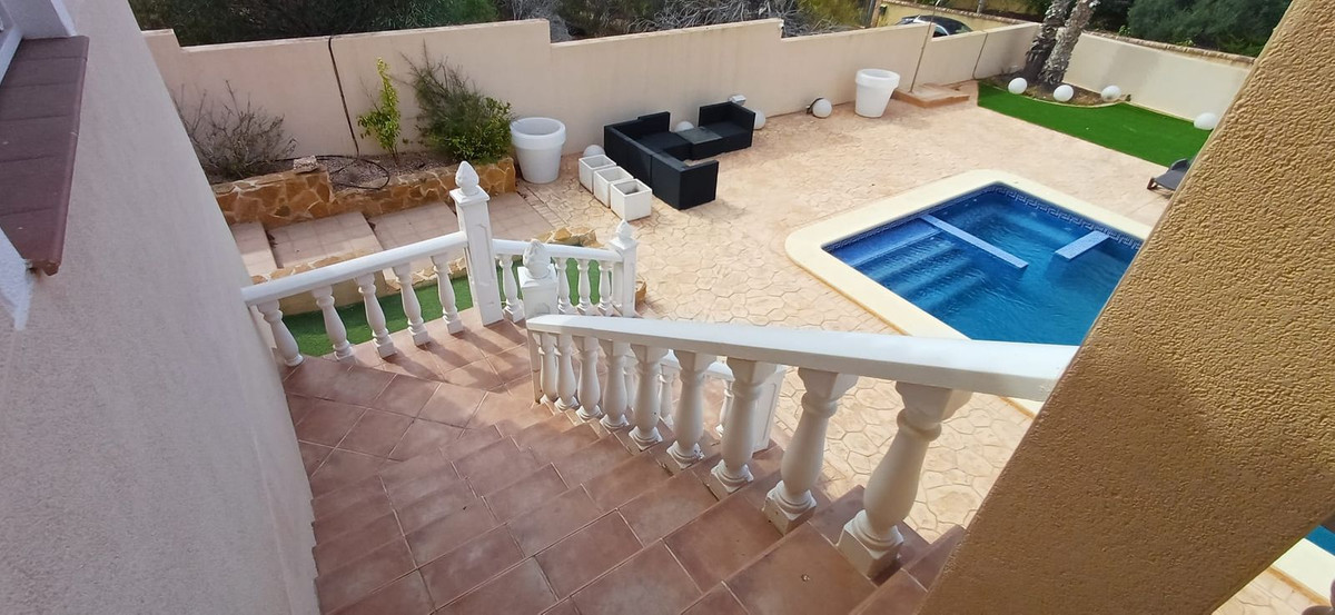 For sale - 5 Bedroom 4 Bathroom House - Detached Villa in Algorfa - Algorfa Centro  - Alicante