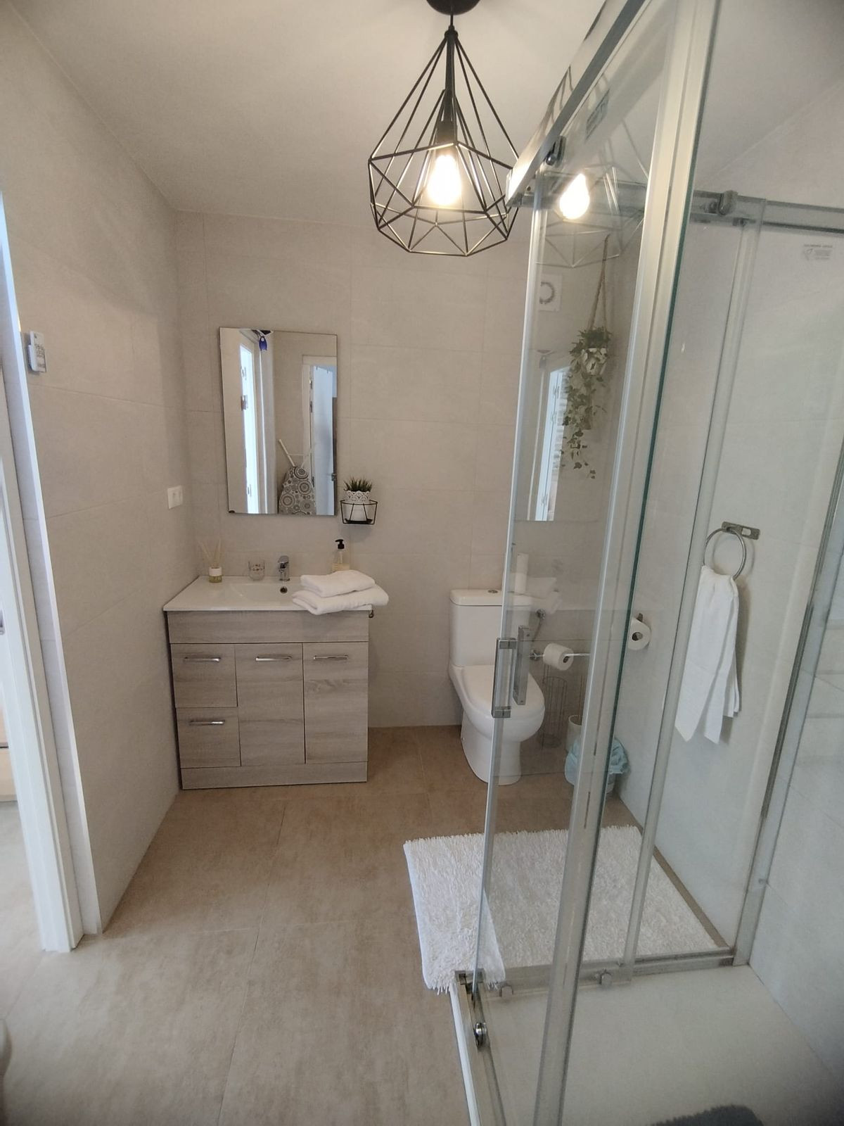 For sale - 5 Bedroom 3 Bathroom House - Detached Villa in Torrevieja - Torrevieja Centro  - Alicante