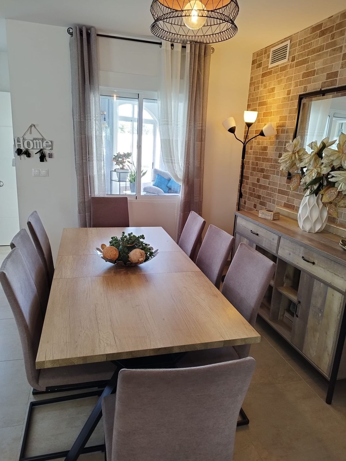 For sale - 5 Bedroom 3 Bathroom House - Detached Villa in Torrevieja - Torrevieja Centro  - Alicante