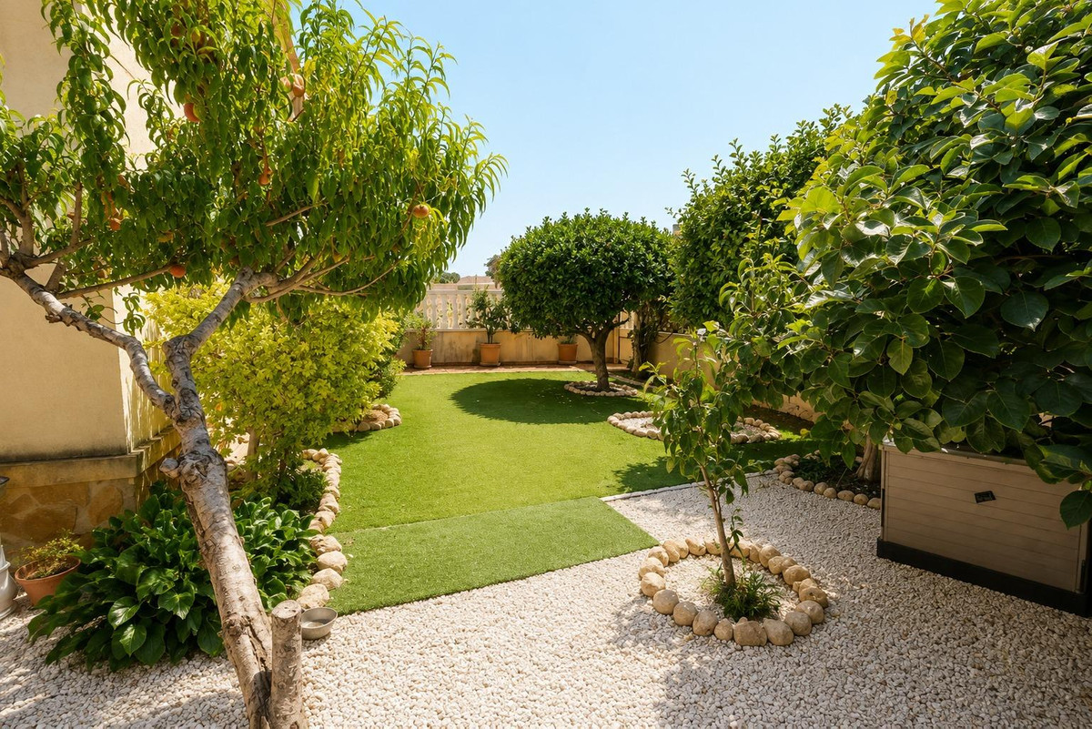 For sale - 2 Bedroom 2 Bathroom Apartment - Ground Floor Apartment in Orihuela - Lomas de Cabo Roig  - Alicante