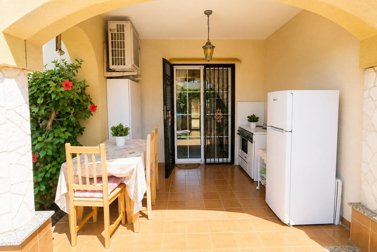 For sale - 2 Bedroom 2 Bathroom Apartment - Ground Floor Apartment in Orihuela - Lomas de Cabo Roig  - Alicante