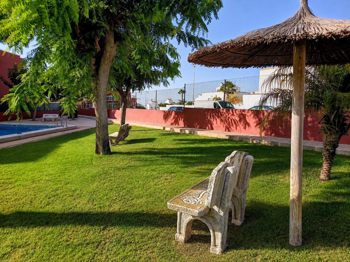 For sale - 2 Bedroom 2 Bathroom House - Bungalow in Orihuela - Los Altos  - Alicante
