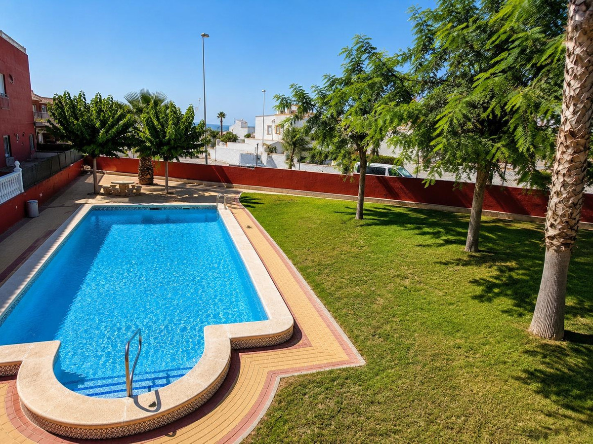 For sale - 2 Bedroom 2 Bathroom House - Bungalow in Orihuela - Los Altos  - Alicante