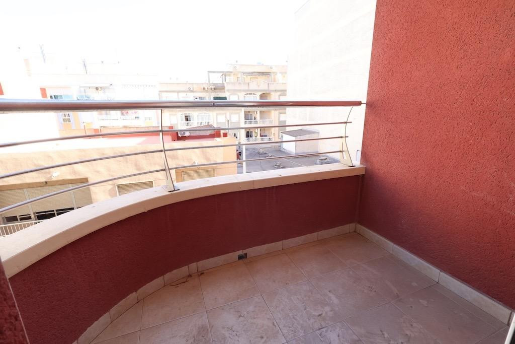 For sale - 1 Bedroom 1 Bathroom Apartment - Middle Floor Apartment in Torrevieja - Torrevieja Centro  - Alicante